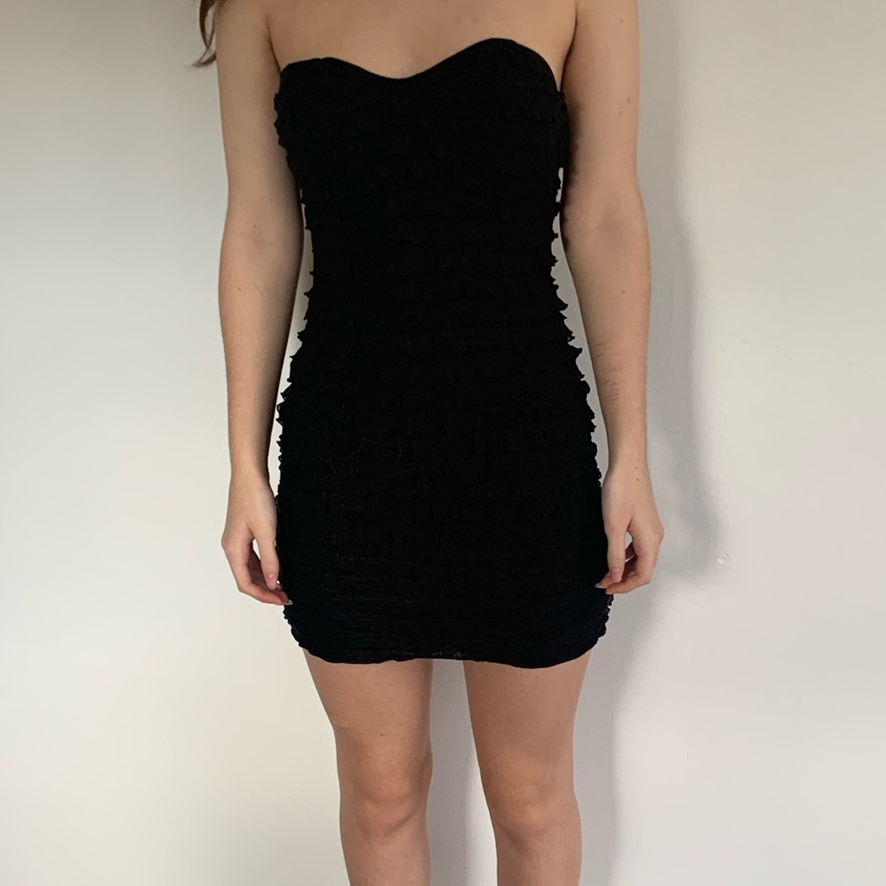 ♥️Twentyone Black Ruffled Strapless Body Con Mini Dress little black dress